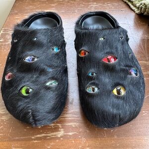 Esenes Worldwide Eyeball Mules -  Black (US Men's Size 7)